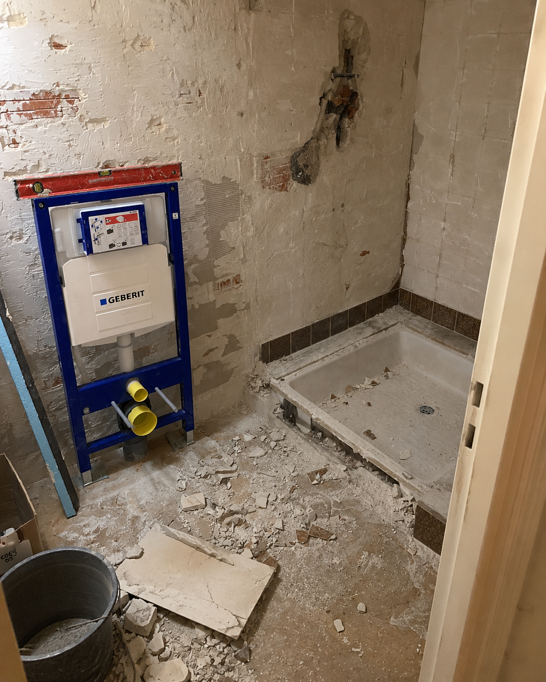 Photo après rénovation salle de bain très petit volume AVL